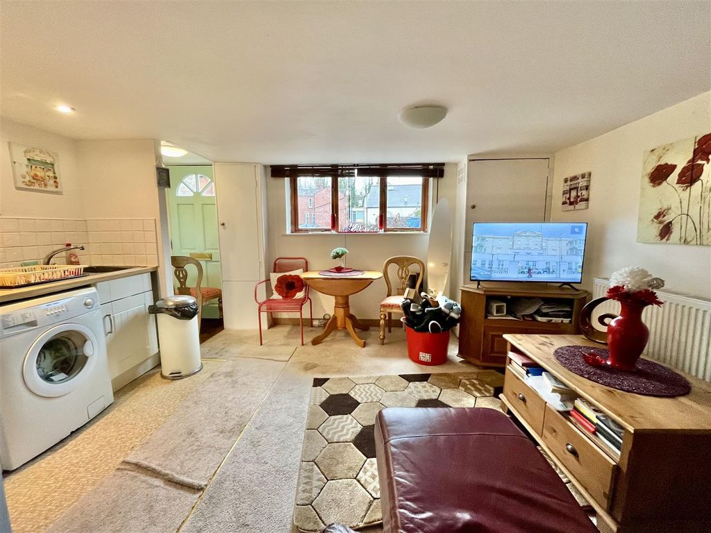 Property photo 2 of 5