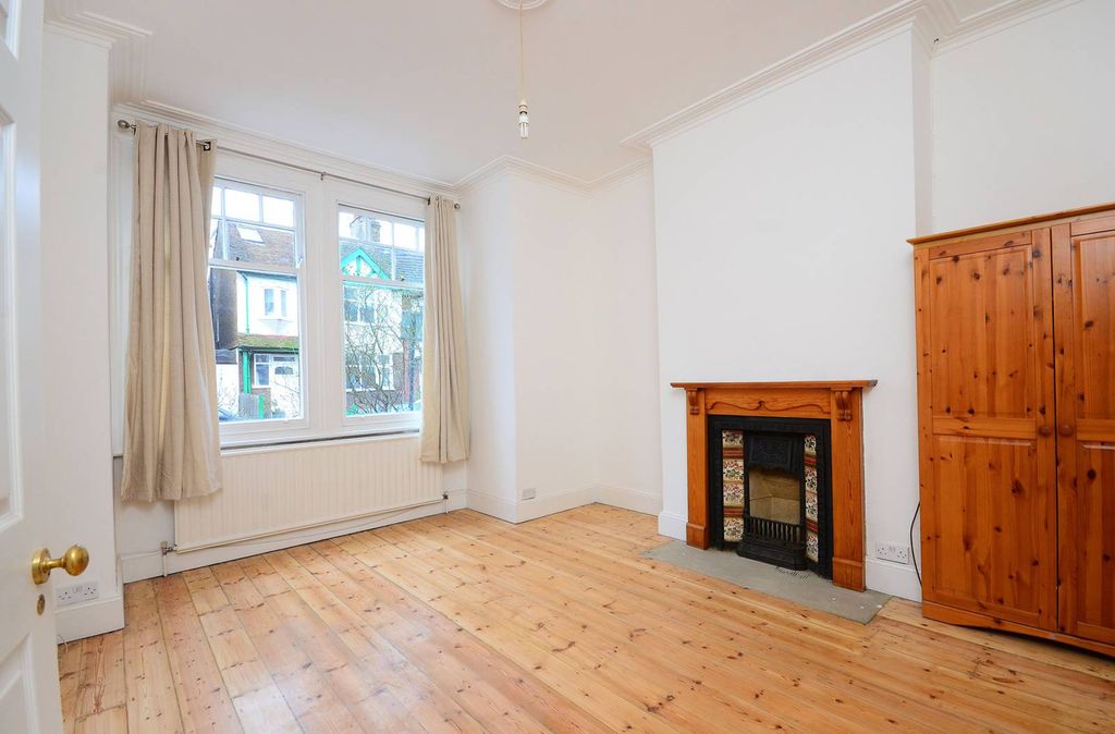 Property photo 2 of 7