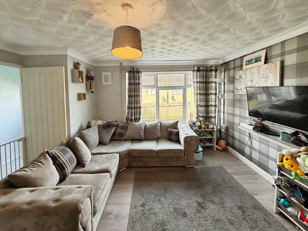 Property photo 2 of 24