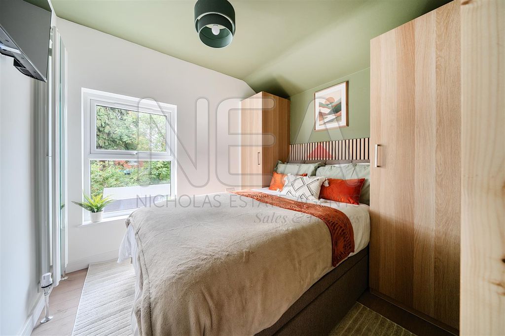 Property photo 1 of 13 Room Three