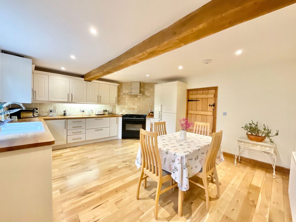 Property photo 2 of 24