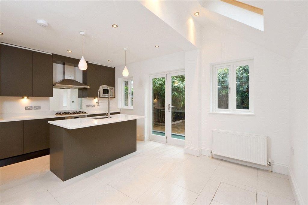 Property photo 2 of 11 Image