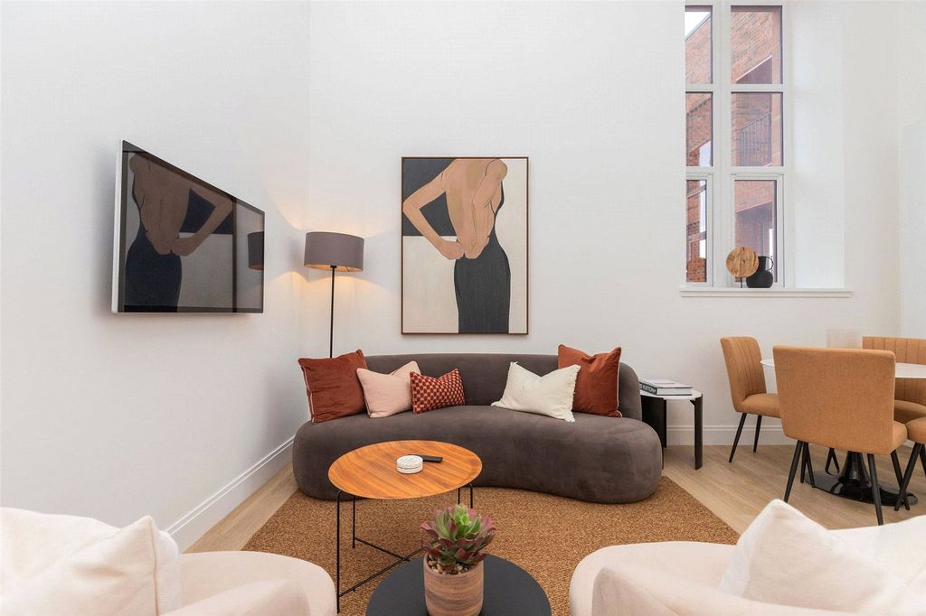 Property photo 3 of 22 Living/Kitchen