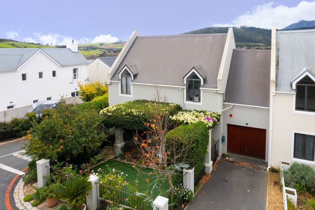 Property photo 1 of 40 St1704576