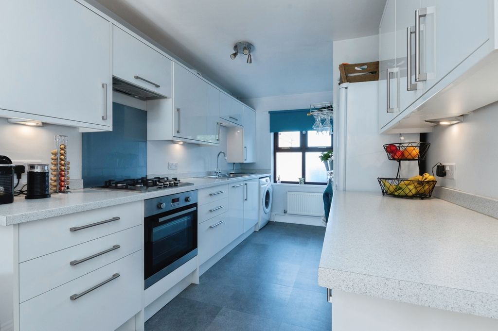 Property photo 3 of 20 Pbox-Img.Jpg