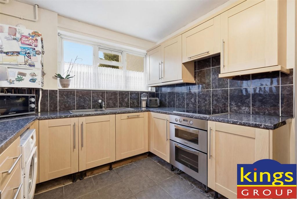 Property photo 3 of 20