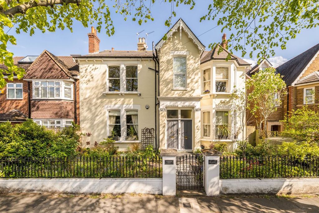 Property photo 1 of 6