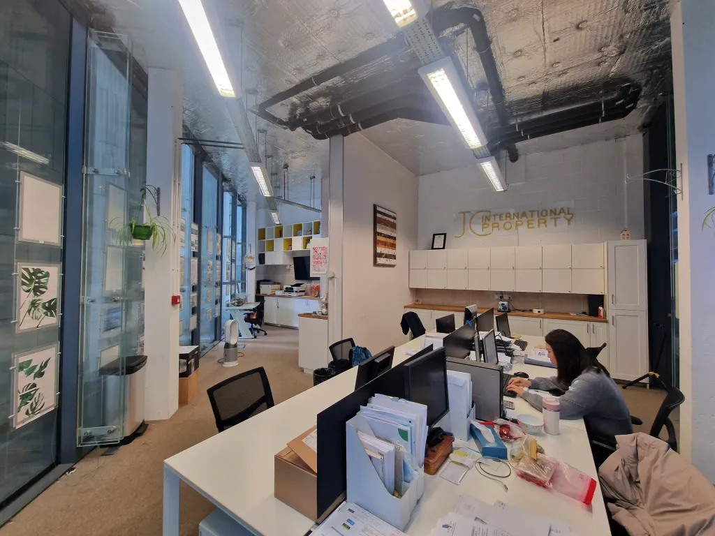 Property photo 2 of 5