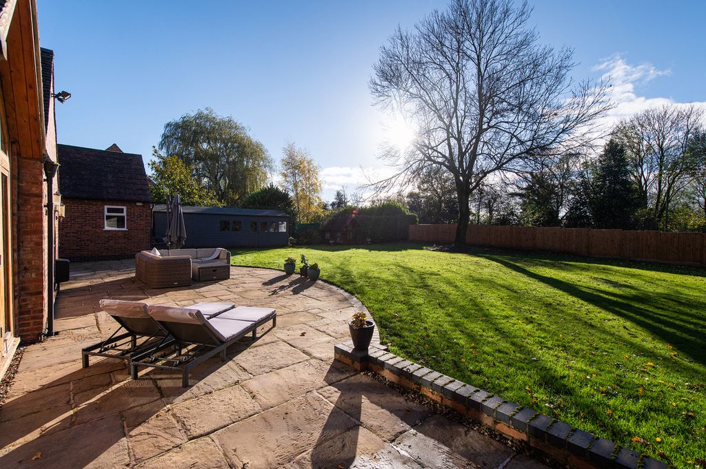 Property photo 2 of 32