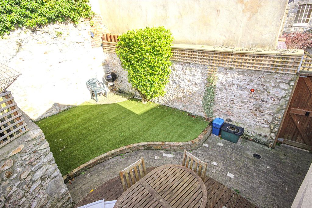 Property photo 3 of 17 Picture No. 03