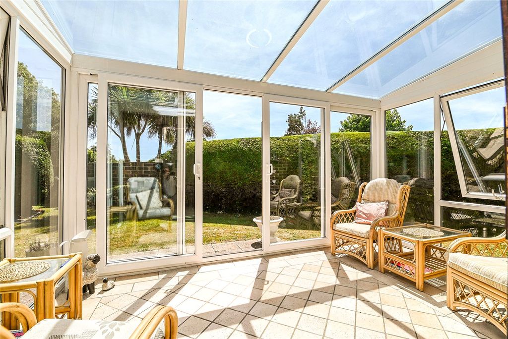 Property photo 3 of 25 Conservatory