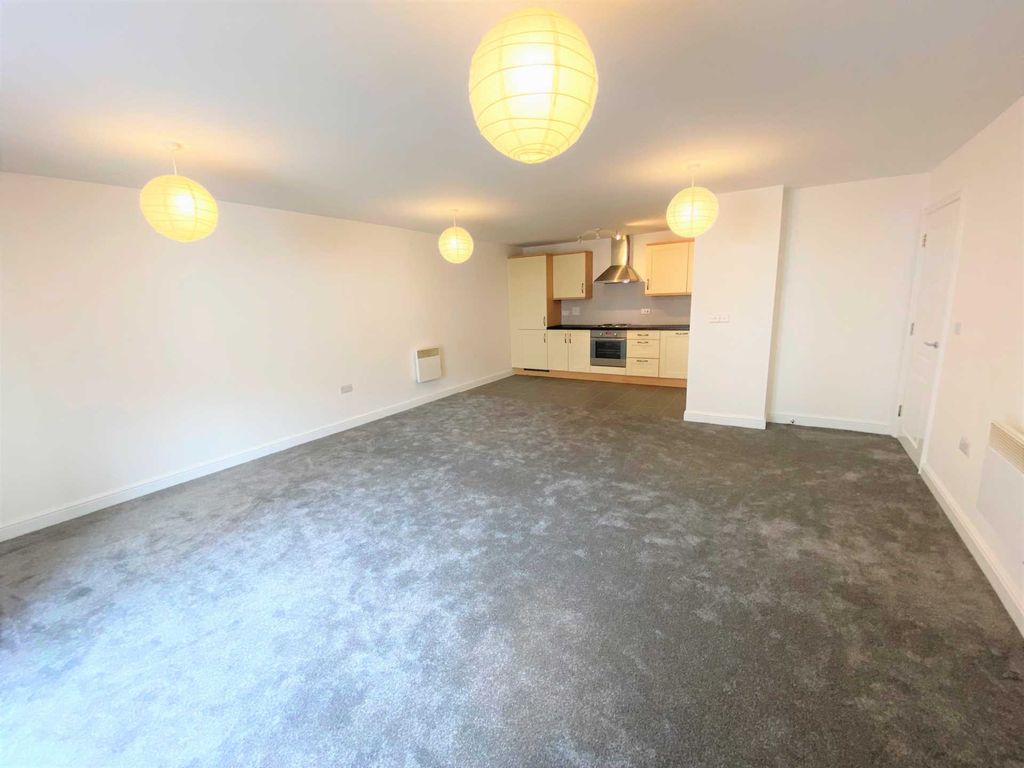 Property photo 3 of 9