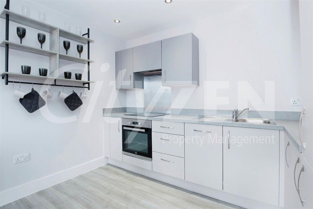Property photo 2 of 20 Kitchen