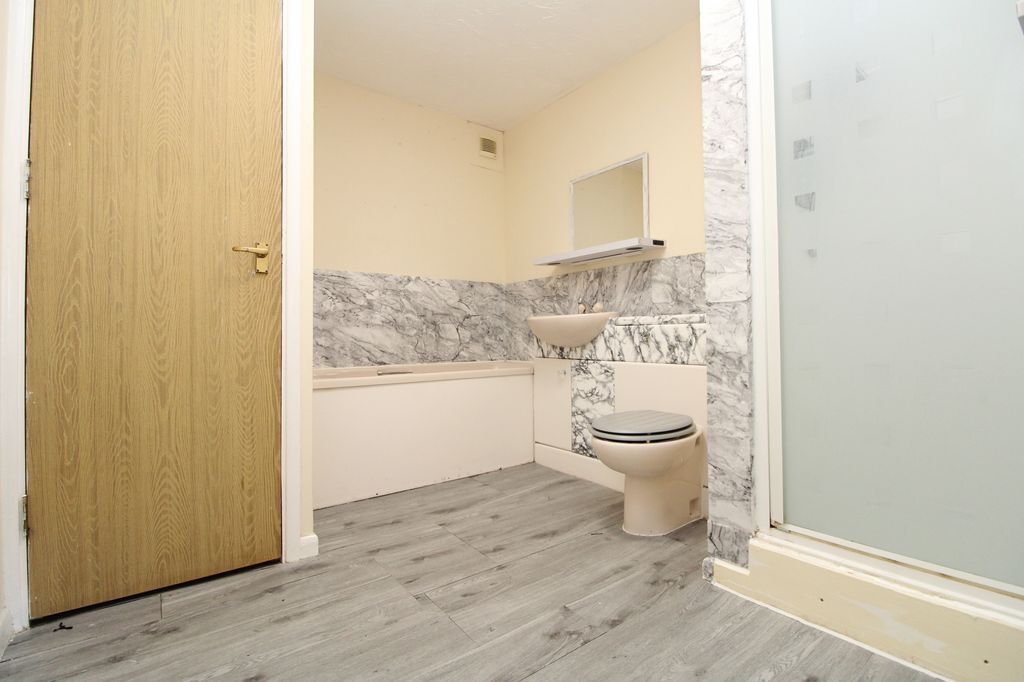 Property photo 3 of 3