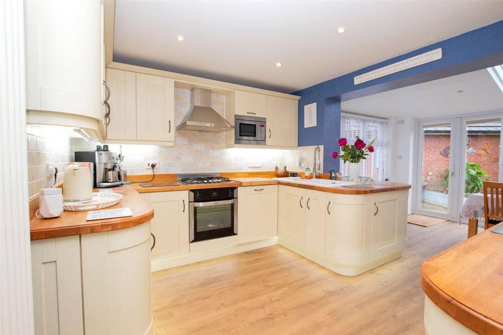 Property photo 3 of 26 Picture No. 42