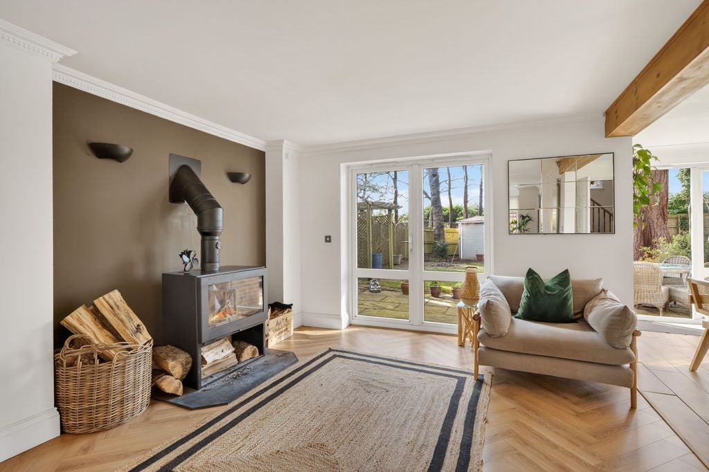 Property photo 3 of 28