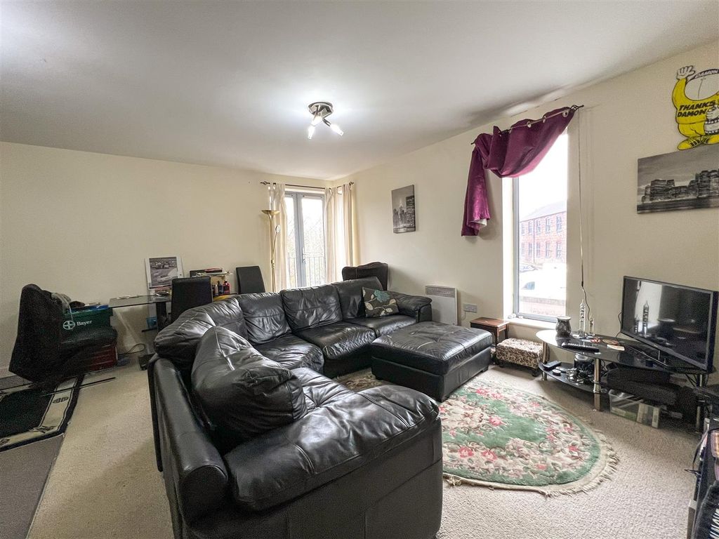 Property photo 3 of 11