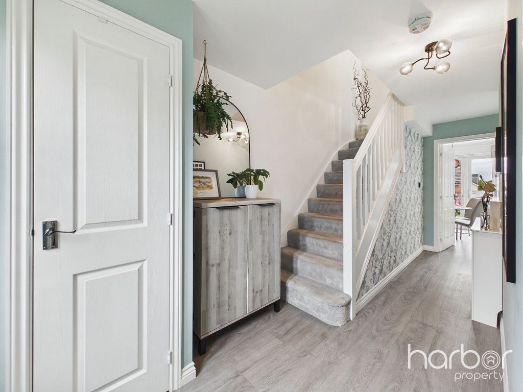 Property photo 3 of 21 5166695