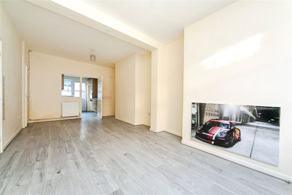 Property photo 3 of 18 Picture No. 02