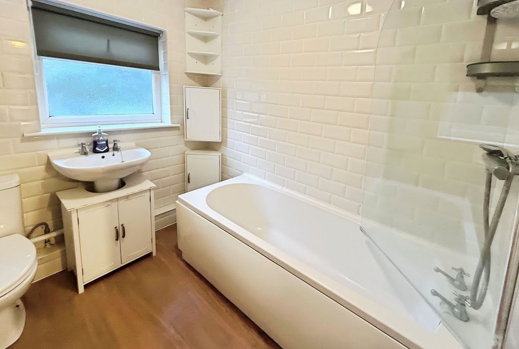 Property photo 3 of 12 Bathroom