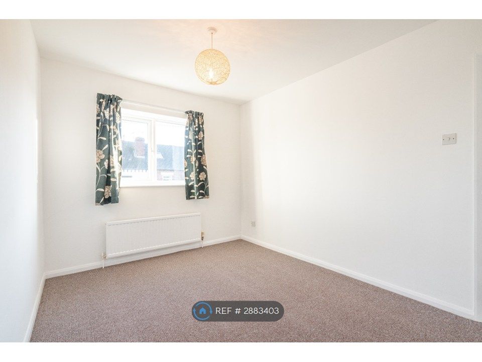 Property photo 3 of 9 Bedroom 1