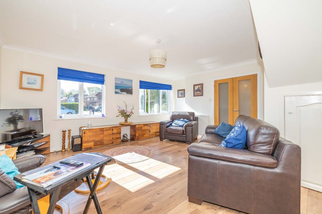 Property photo 2 of 17 Picture 2