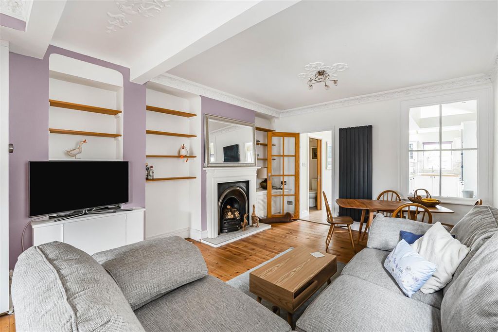 Property photo 2 of 26