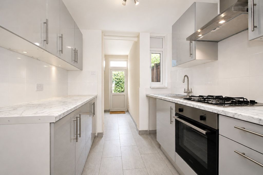 Property photo 3 of 14 3421814