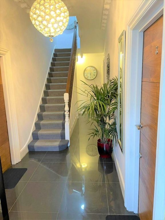 Property photo 2 of 6 Room