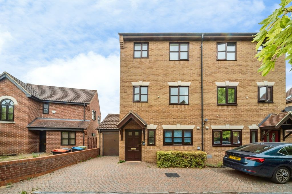 Property photo 1 of 17