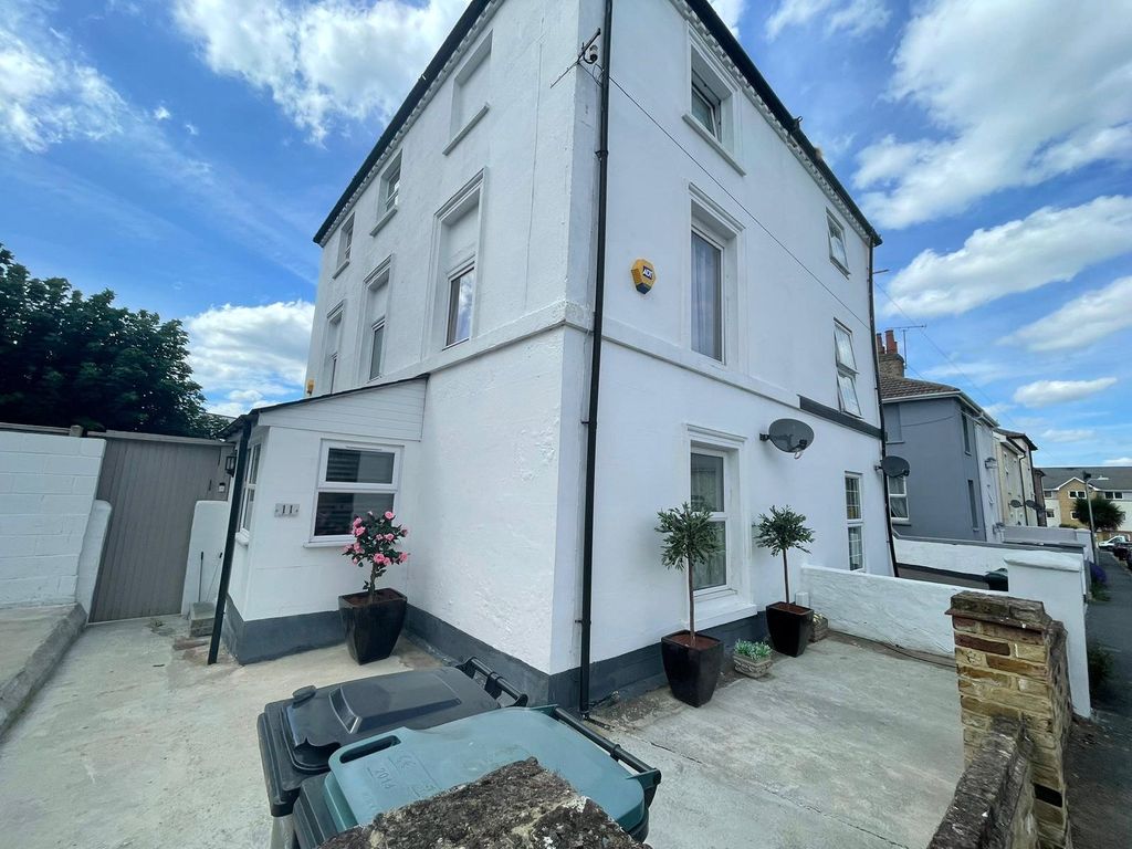 Property photo 1 of 32 Picture No. 29