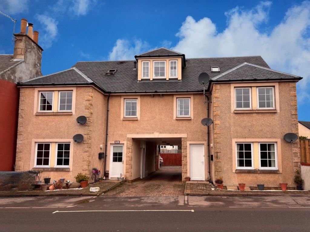 Property photo 1 of 10 Front