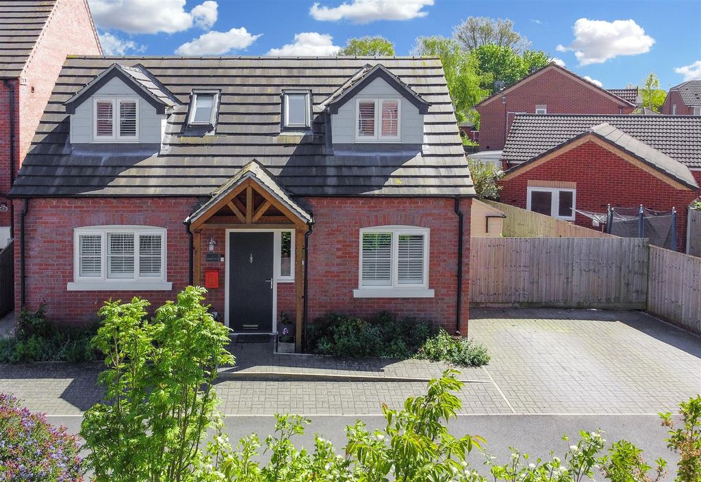 Property photo 1 of 29 Elevated Front Aspect 711