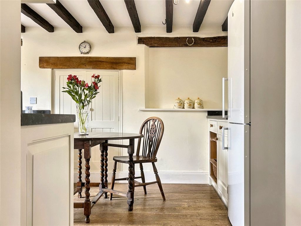 Property photo 2 of 19 Picture No. 37