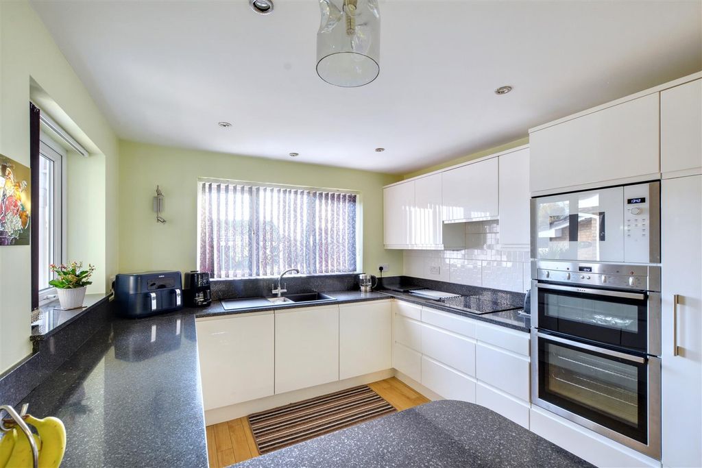 Property photo 3 of 34 Kitchen_5.Jpeg