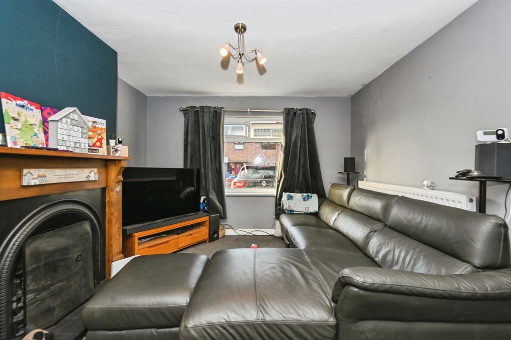 Property photo 3 of 20 Pbox-Img.Jpg