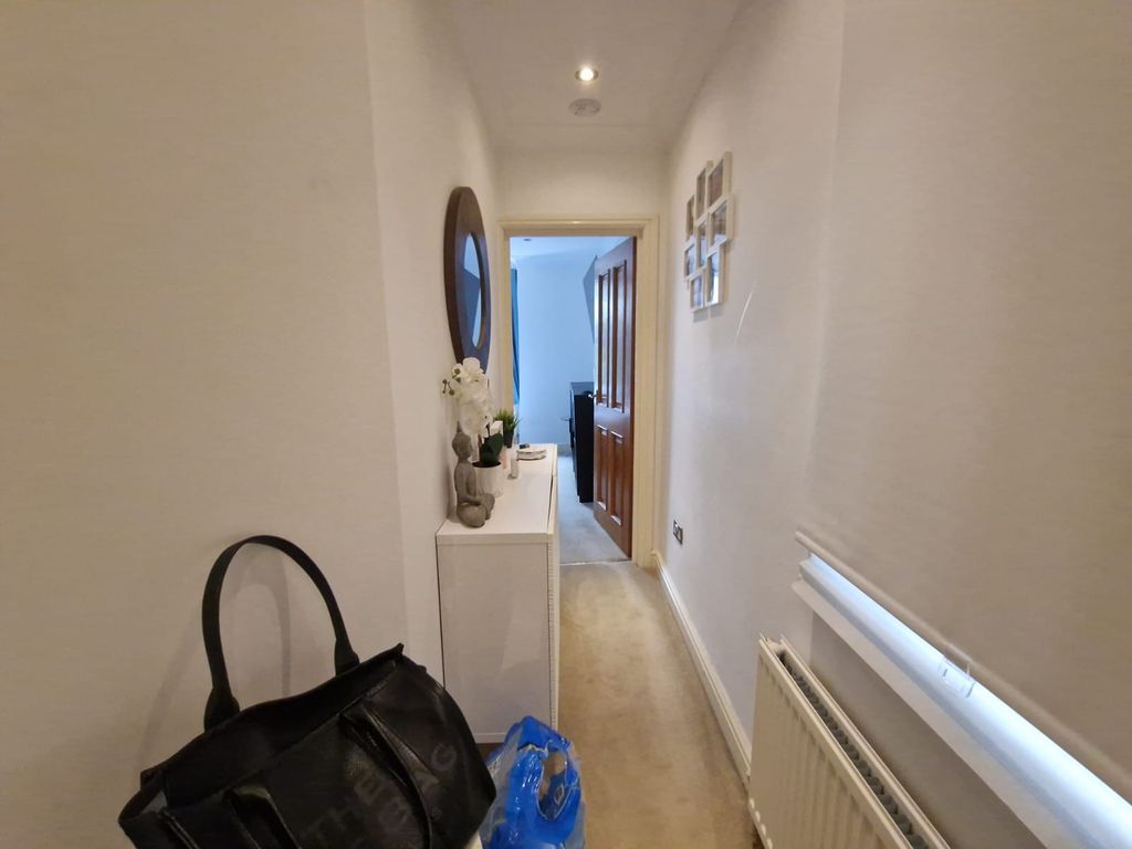 Property photo 2 of 9 Gallery