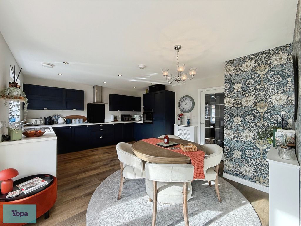 Property photo 3 of 22 39F22F38--4Bb3-B3B1-65580C59Bda2-67437-00000F0Be2Eda422