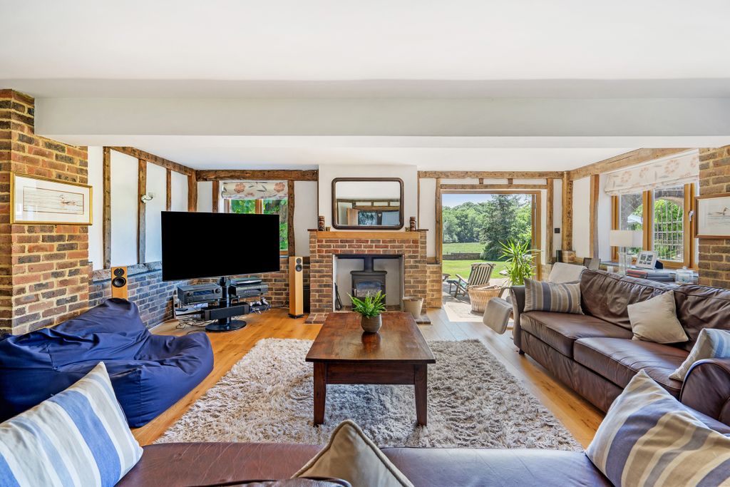 Property photo 3 of 27