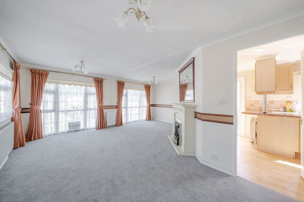 Property photo 3 of 20
