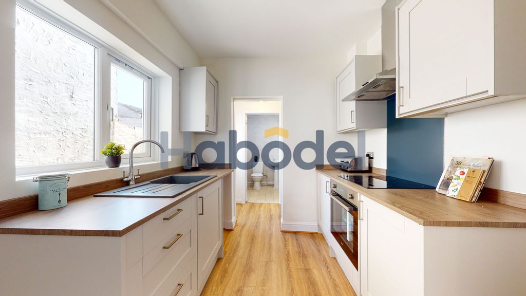 Property photo 1 of 9