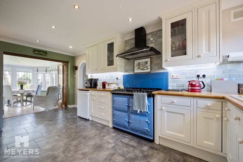 Property photo 3 of 26 Kitchen / Breakfast Room