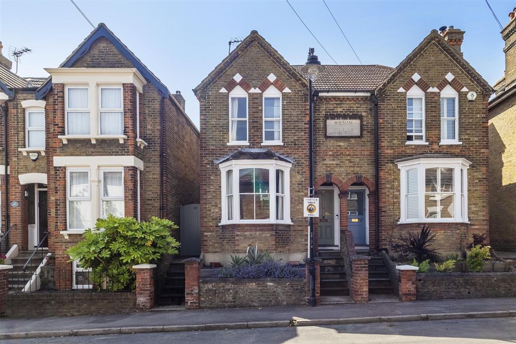 Property photo 1 of 26