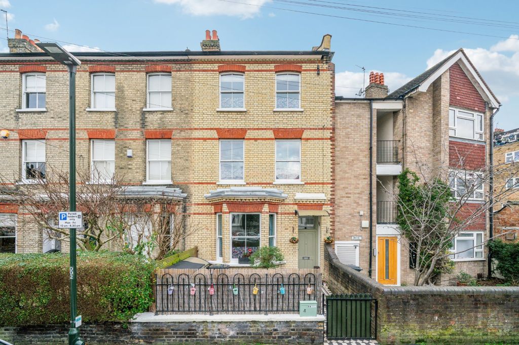 Property photo 1 of 11