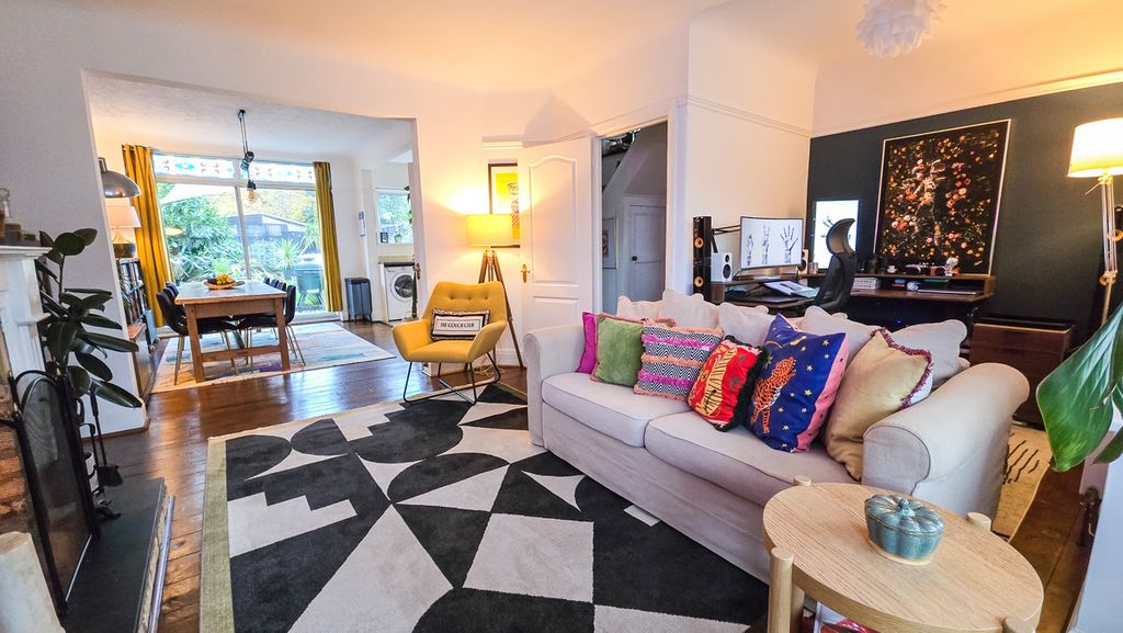 Property photo 2 of 36