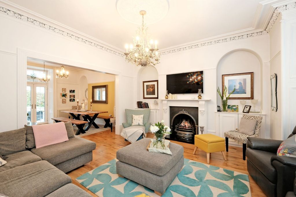 Property photo 3 of 45