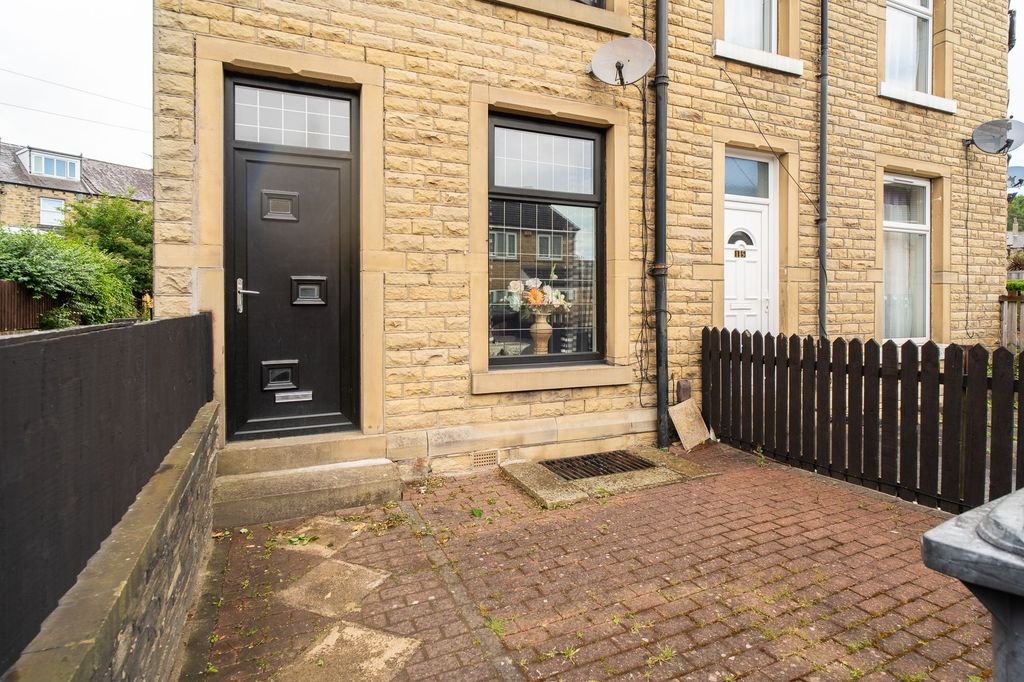 Property photo 2 of 18