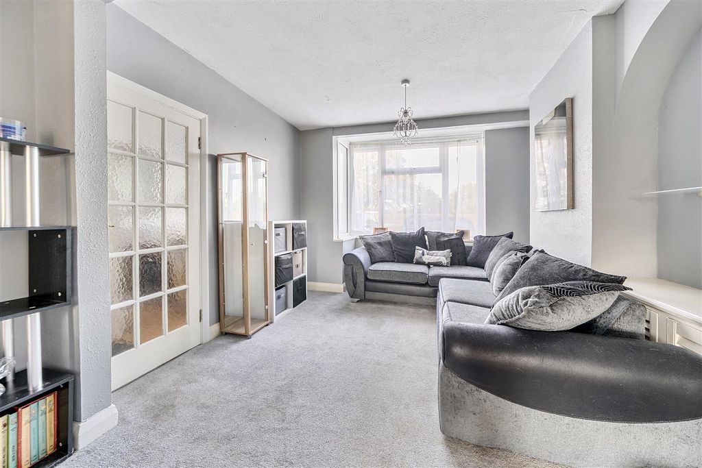 Property photo 2 of 16 1362738-11-68E542Bd1A53E.Jpg