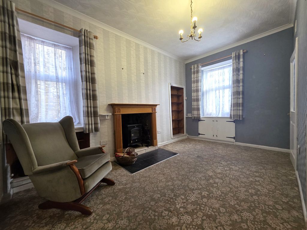 Property photo 2 of 21