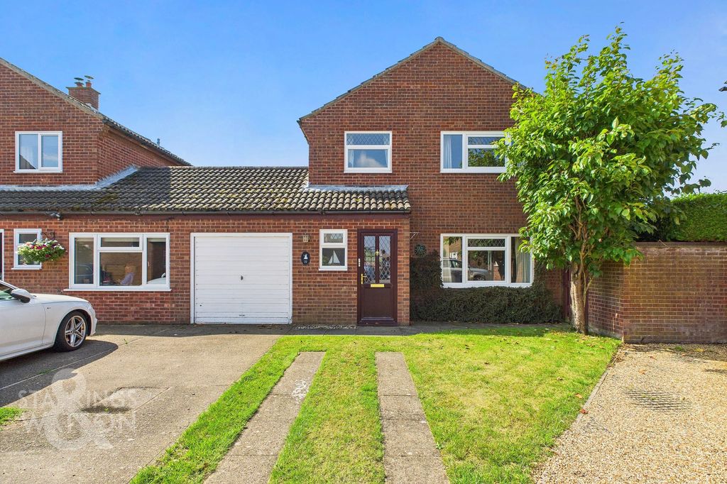 Property photo 2 of 27